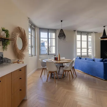 Spacieux Au Coeur D'angers Etage 2 - 6 Personnes Apartmán *